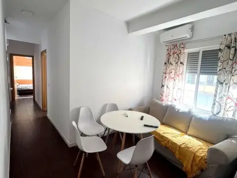 Piso en calle Valle de Abdalajís