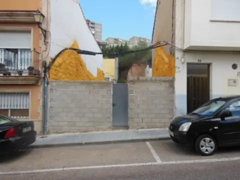 Terreno en calle de Alamín