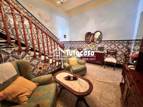 Casa adosada en calle Real Utrera