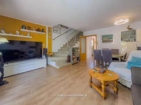 Casa pareada en Carrer de Mercè Rododeda