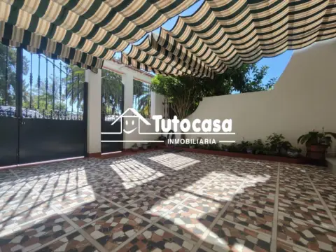 Casa adosada en calle de Rafael Alberti