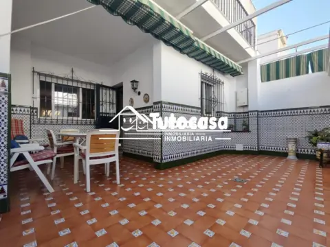 Casa adosada en calle de Rafael Alberti