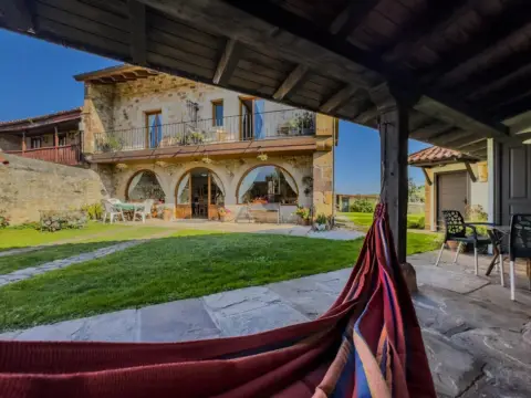 Casa en calle La Iglesia