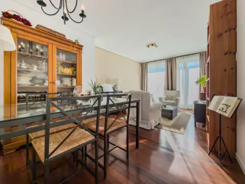 Piso en calle de los Caseríos