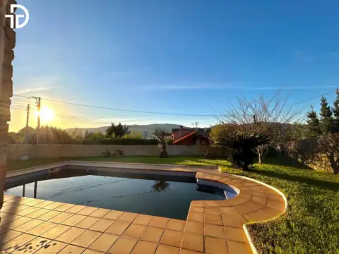Chalet en calle Cm Pazo de Soutoxuste-Viso