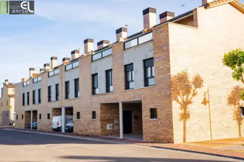 Casa adosada en La Feria