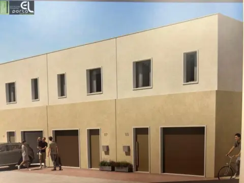 Casa adosada en calle Garnacha, 57