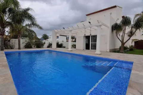 Chalet en Urbanización Gran Sol
