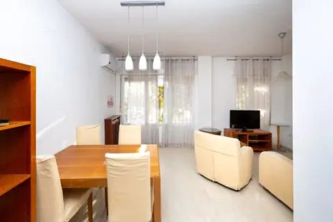 Piso en calle del Periodista Luis Seco de Lucena, 14