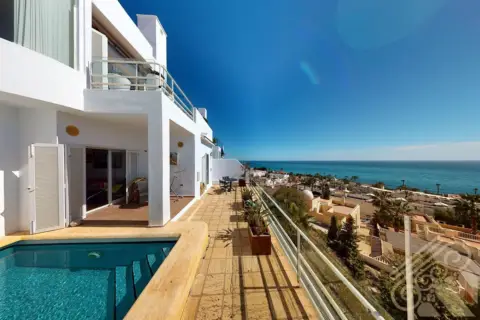 Casa adosada en calle de Jesús de Perceval