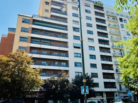 Piso en Plaza de Poniente, 1