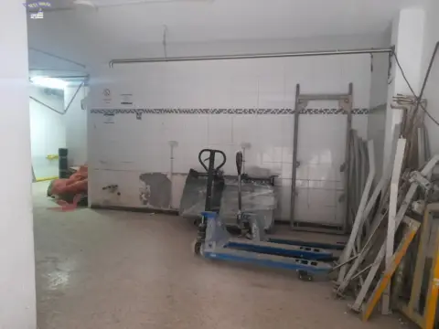 Local comercial en Montcada Nova