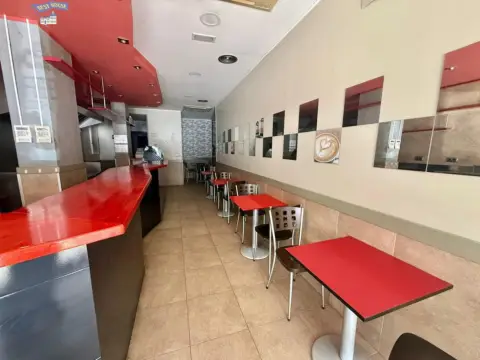 Local comercial en Les Arenes