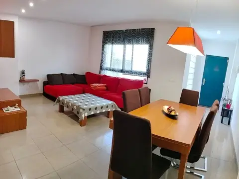 Casa pareada en Carrer Xàtiva