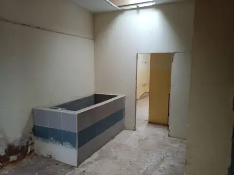 Local comercial en calle Italia