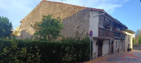 Casa pareada en calle de la Portilla