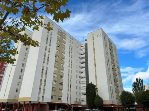 Piso en Avenida de las Salinas, 6