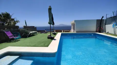 Casa en calle Getares(Punta Carnero), nº 127