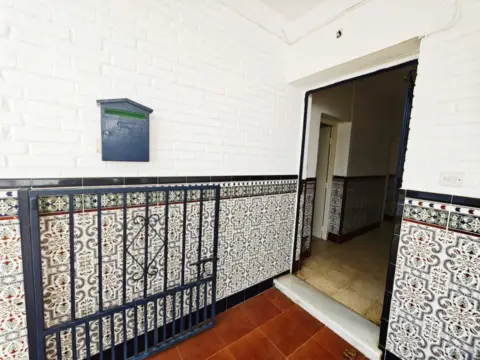 Casa en calle Castellar de Frontera