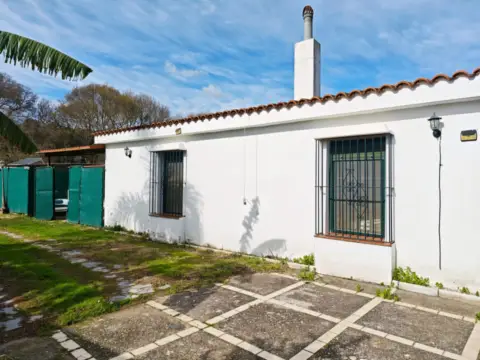 Finca rústica en calle del Puente Romano