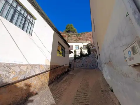 Local comercial en calle Olivo, nº 1