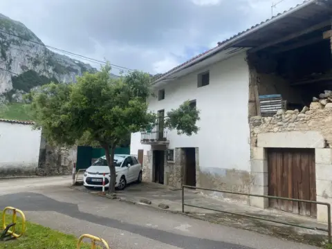 Casa adosada en calle Sonabia 86, nº 86