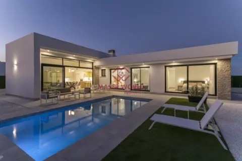 Chalet en Urbanización Coto Riñales