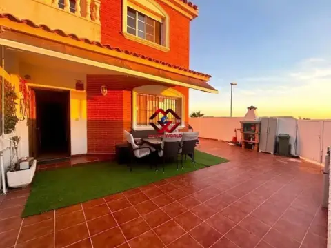Chalet en Santiago de La Ribera