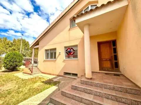 Chalet en Santiago de La Ribera