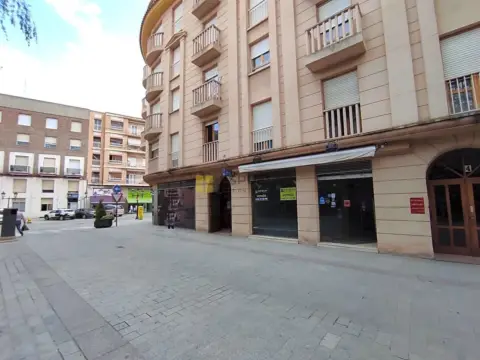 Local comercial en calle de Juan Carlos I, 6