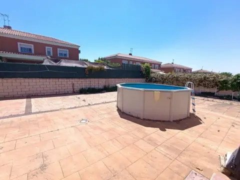 Casa pareada en Barcience