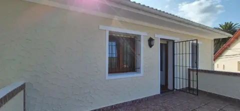 Casa adosada en Otañes-Baltezana-Ontón
