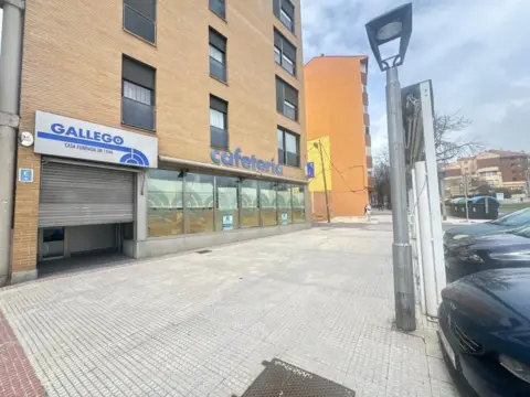 Local comercial en Avenida del Obispo Quesada