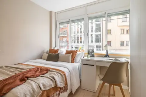 Habitación en Avinguda de la Mare de Déu de Montserrat, 39