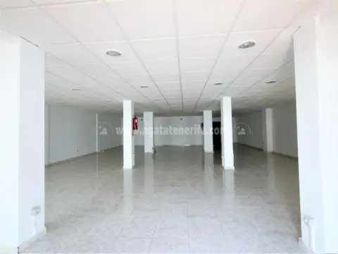 Local comercial en calle El Veril
