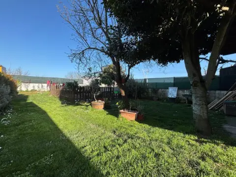 Casa pareada en calle Lg Villadepalos