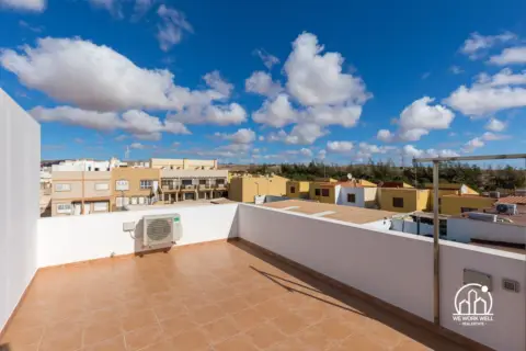 Casa adosada en calle Los Carpinteros De Ribera