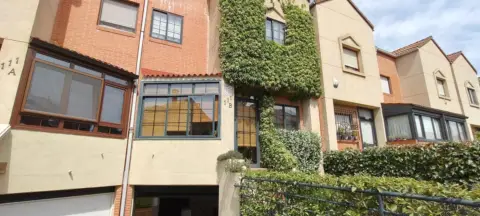 Casa adosada en San Adrián-La Cava-El Arco