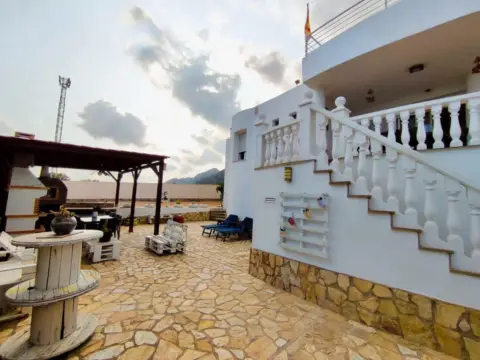 Chalet en Montornes - Las Palmas - El Refugio