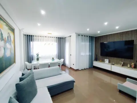 Piso en Zona Ensanche-Río Jucar