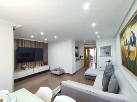 Piso en Zona Ensanche-Río Jucar