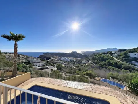 Chalet en calle Magnolias