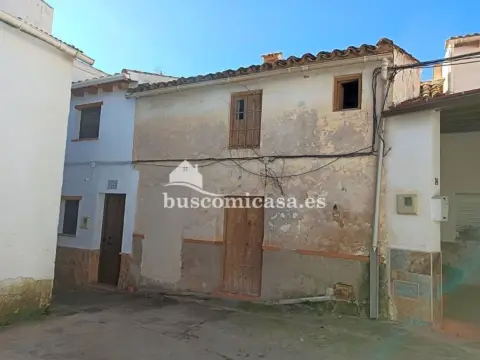 Casa adosada en calle Cerrillo, 16
