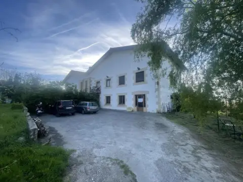 Casa pareada en calle Cristobal Balenciaga