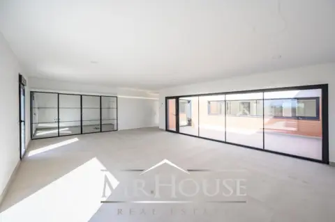 Casa pareada en calle Ronda de Humedales