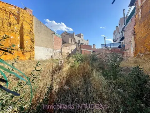 Terreno en calle de Cortesa