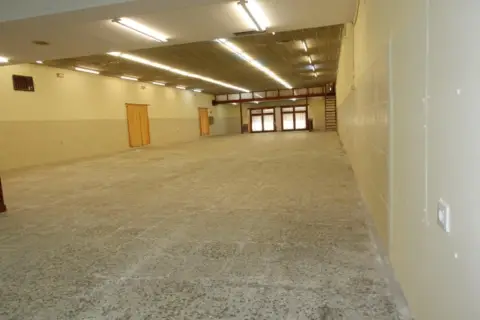 Local comercial en Barrio Peral