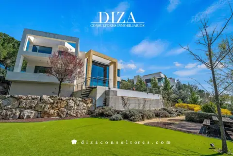 Chalet en calle Alcotán