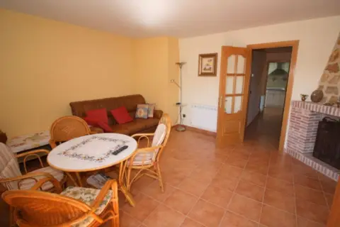 Casa pareada en calle Miguel de Cervantes, nº 4
