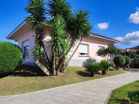 Chalet en calle Fontecarmoa